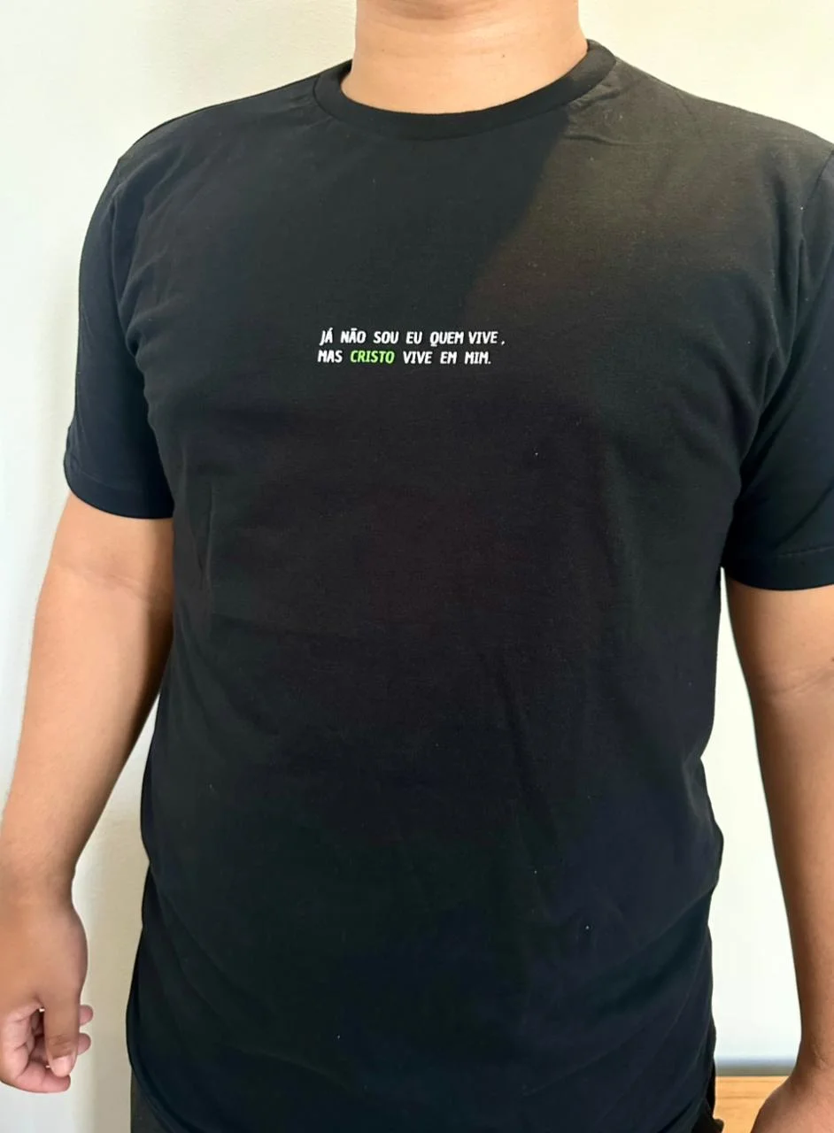 Camisa Unissex Cristo Vive em Mim