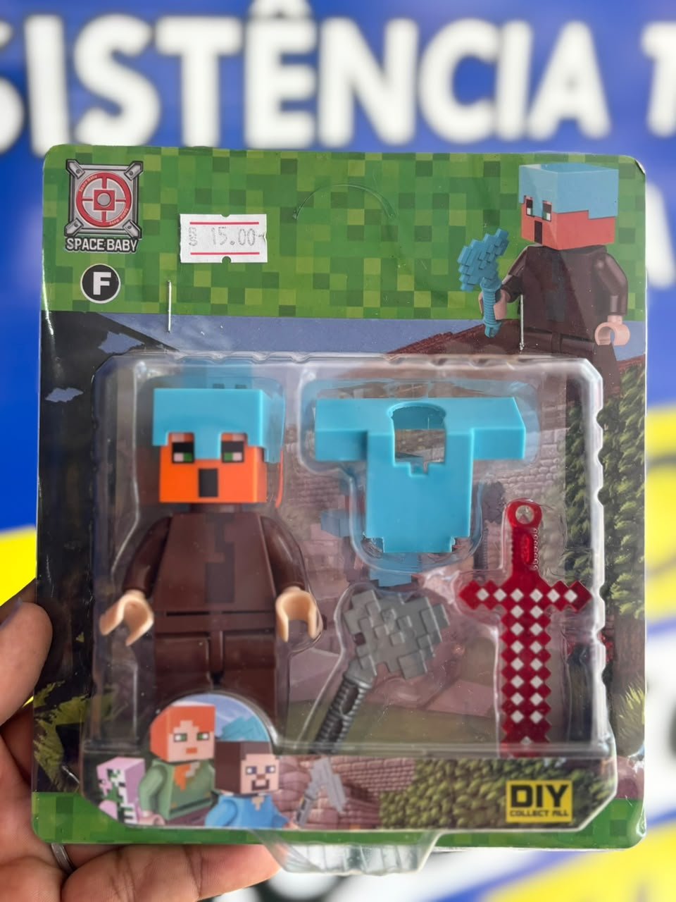 BONECO MINECRAFT COM ACESSÓRIOS